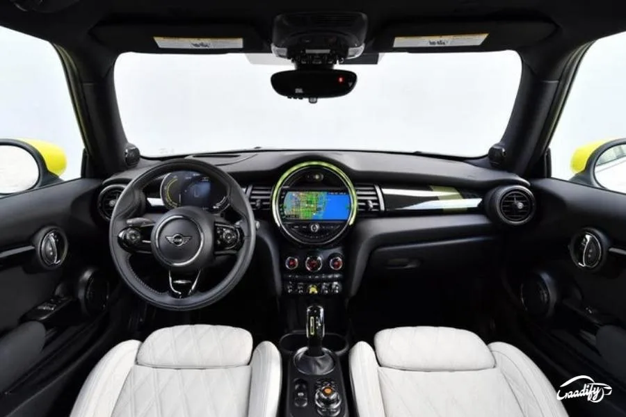 mini cooper SE interior