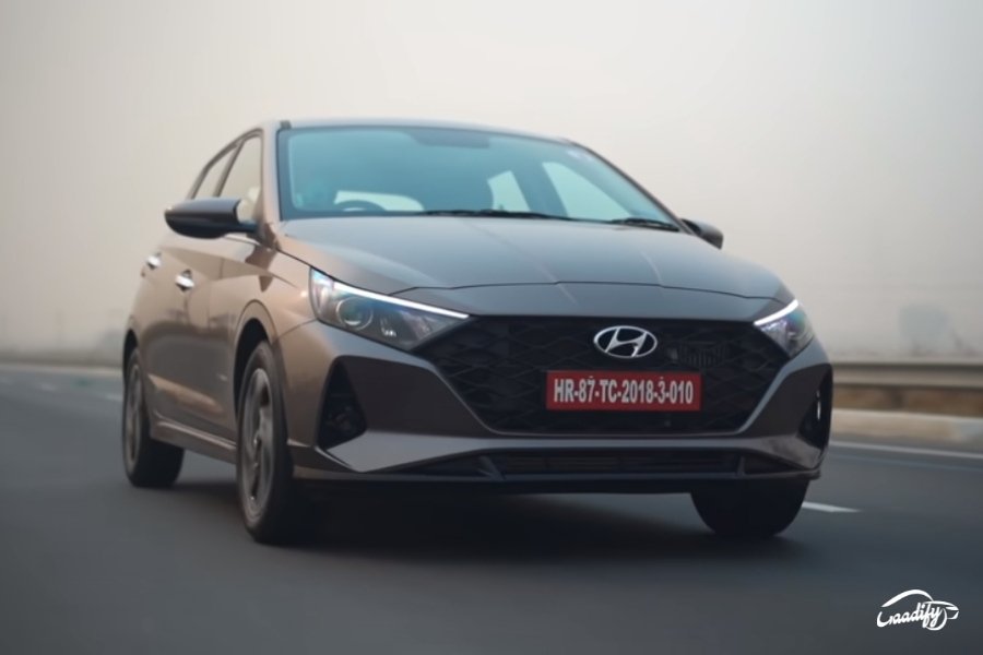 Hyundai cars discount offers on i20