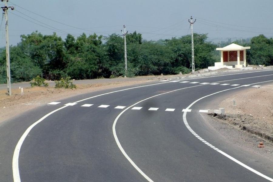 continuous white line lane marking