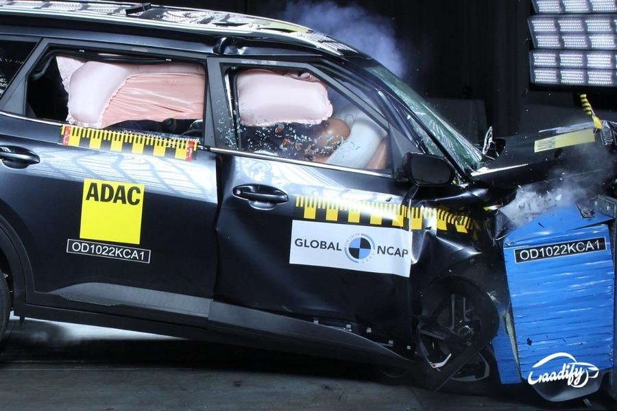 Kia Carens 6 airbags crash test