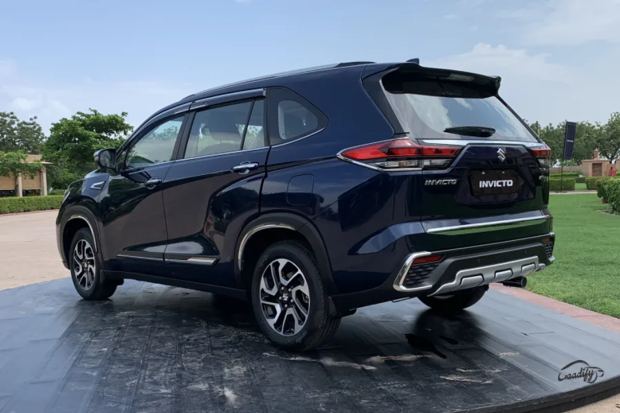 Maruti Suzuki Invicto variants