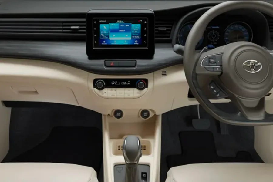 Toyota Rumion interior