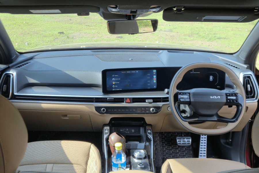 Kia Sorento interior and features