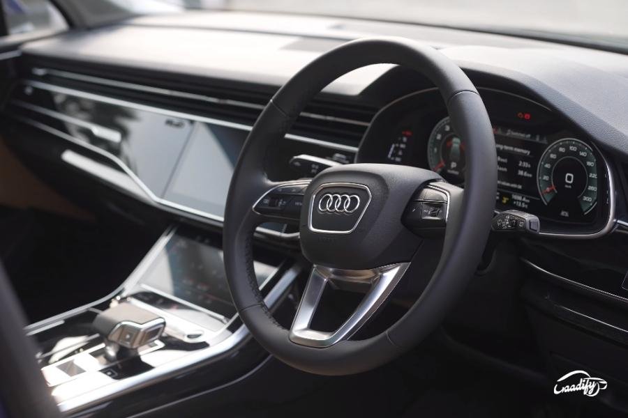 Audi Q7 facelift interior