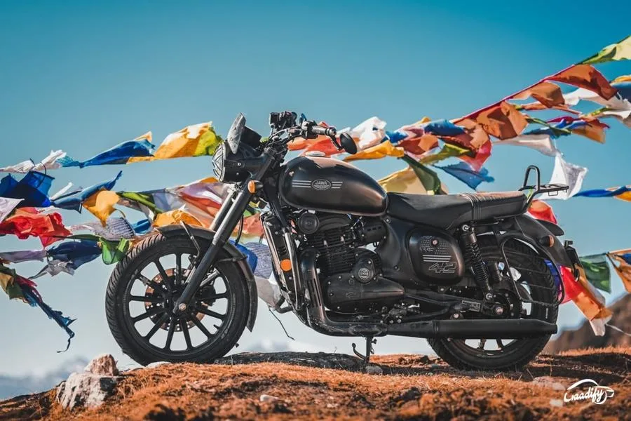 Jawa 42 2.1 Tawang Edition