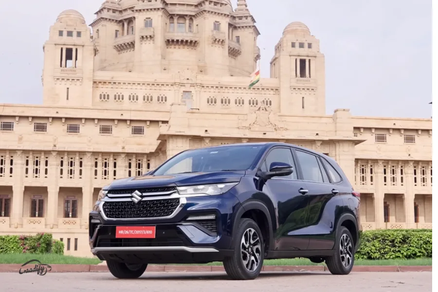 Maruti Invicto variants