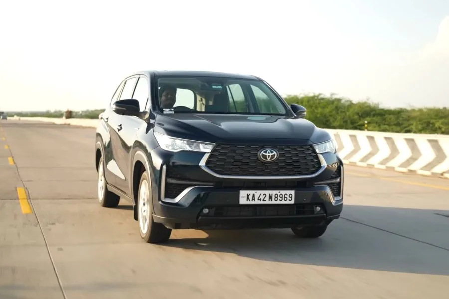 Toyota Innova Hycross GX(O)