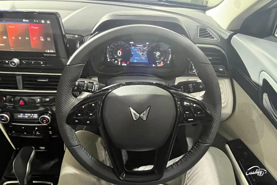 Mahindra XUV 3XO AX5 and AX5L 