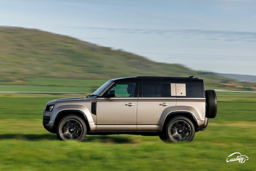 Land Rover Defender OCTA specifications