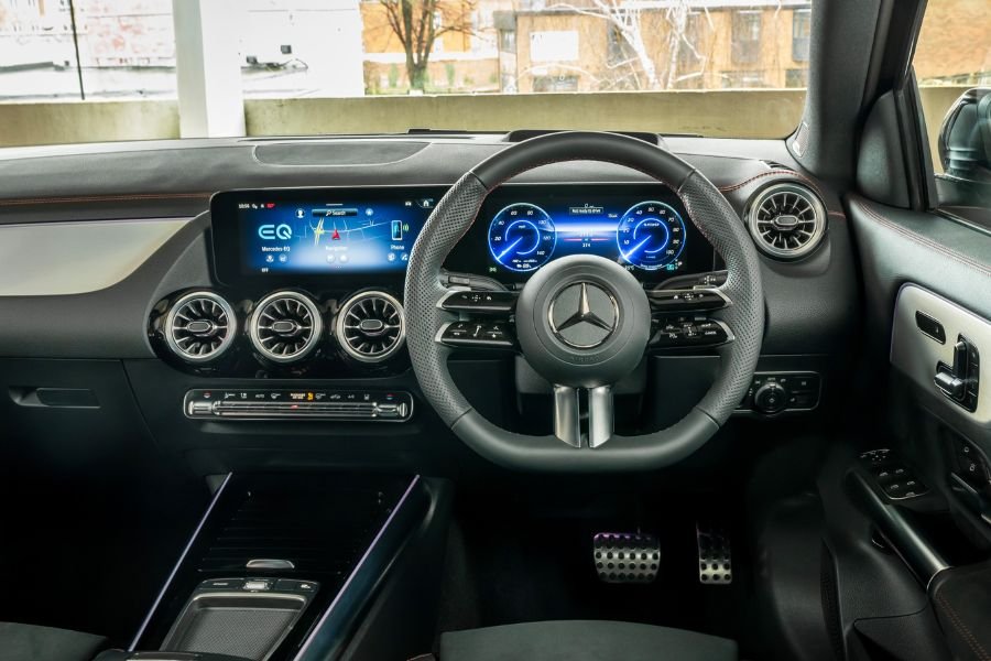 Mercedes-Benz EQA interior 