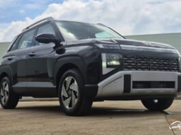 Hyundai Venue HX8 Diesel-automatic price